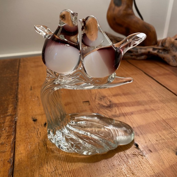 Murano style glass lovebirds on perch. Purple & white in clear glass lovebirds. - Picture 3 of 9